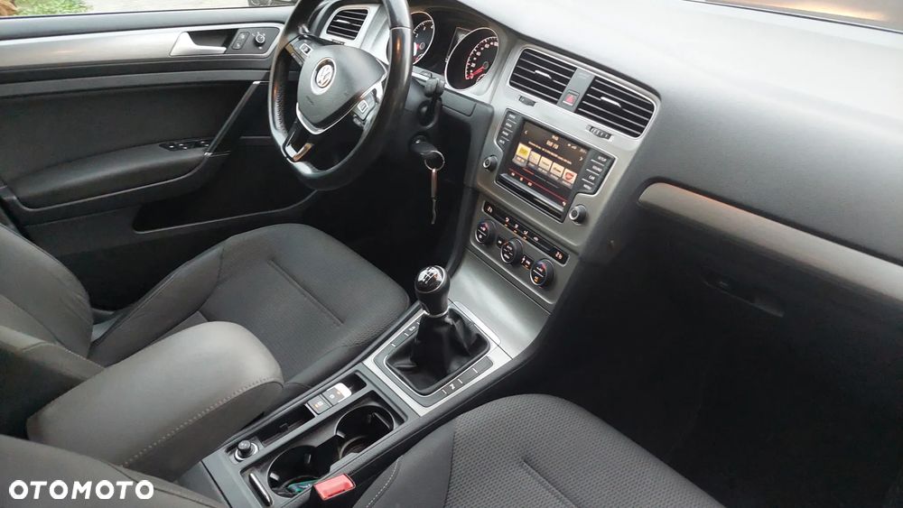 Volkswagen Golf VII 1.2 TSI BMT Comfortline - 12