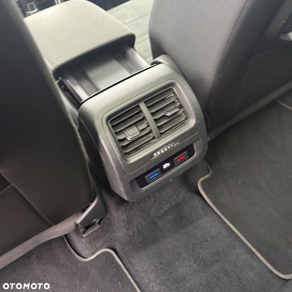 Volkswagen Touran 2.0 TDI SCR (BlueMotion Technology) Highline - 13