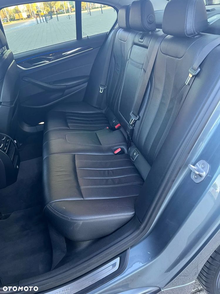 BMW Seria 5 520d - 24