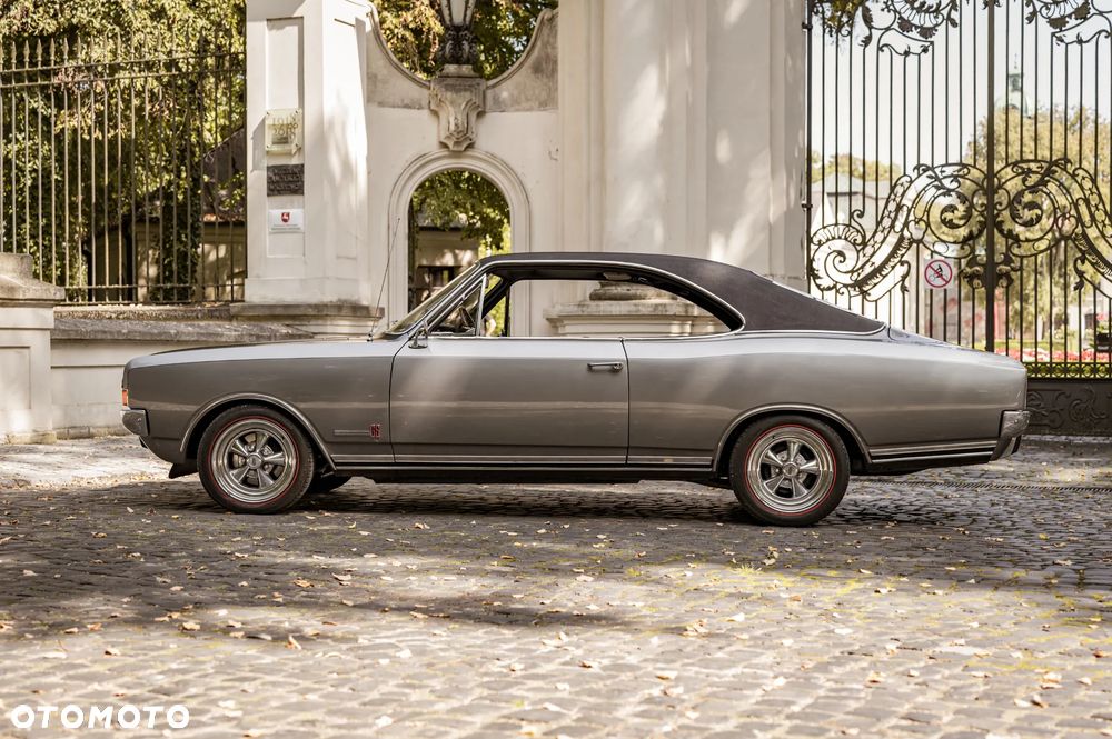 Opel Commodore - 1