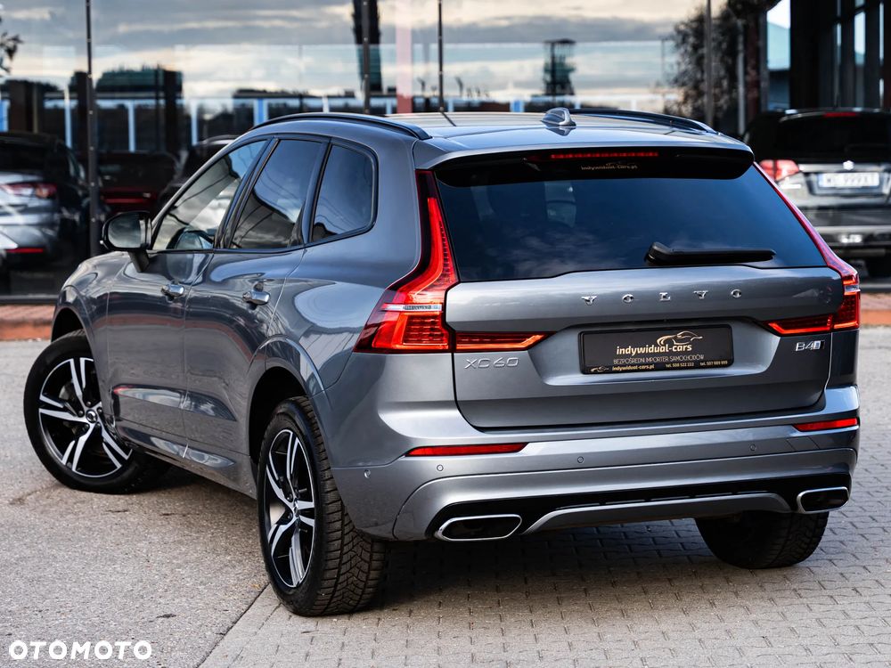 Volvo XC 60 B4 D AWD Plus Dark - 4
