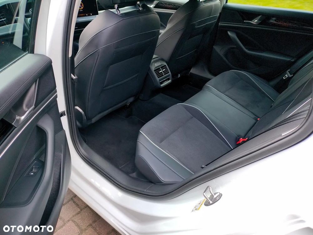 Volkswagen Passat - 5