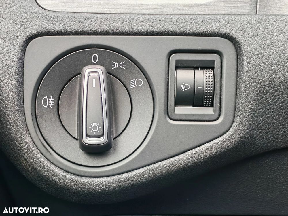 Volkswagen Golf - 19