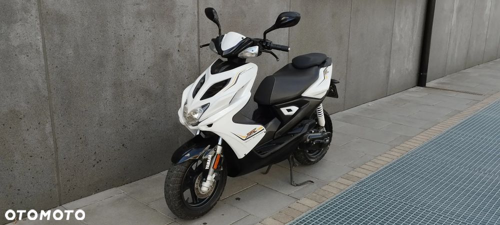 Yamaha Aerox - 7