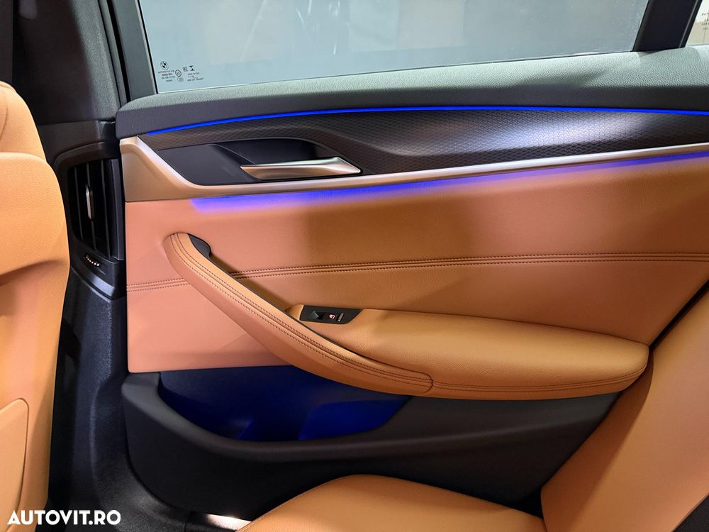 BMW Seria 5 530i Aut. - 31