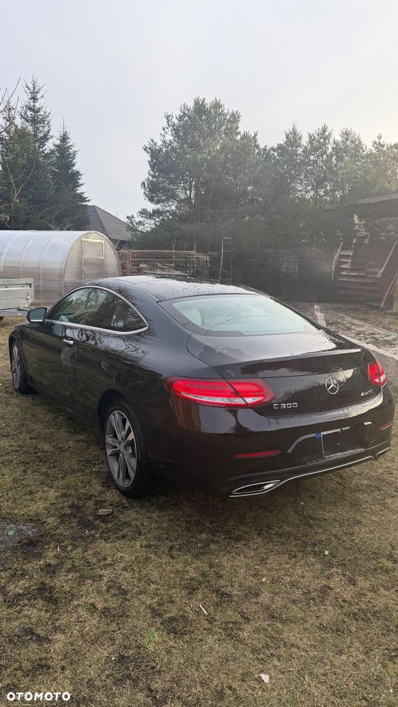 Mercedes-Benz Klasa C 300 9G-TRONIC - 8