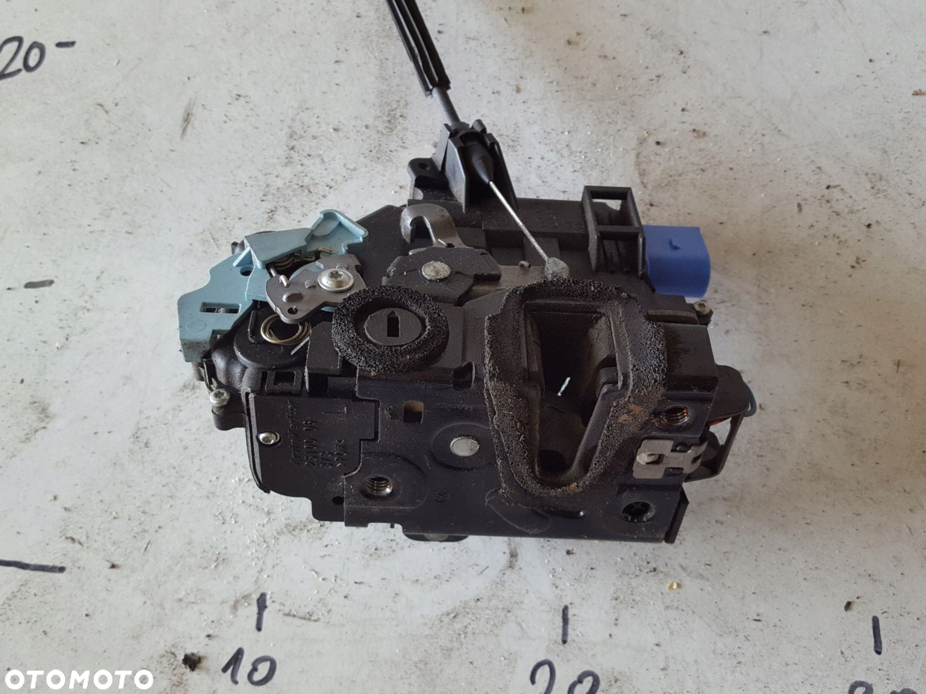 SKODA ROOMSTER 07-14r ZAMEK DRZWI LEWY TYŁ 7 PIN - 2