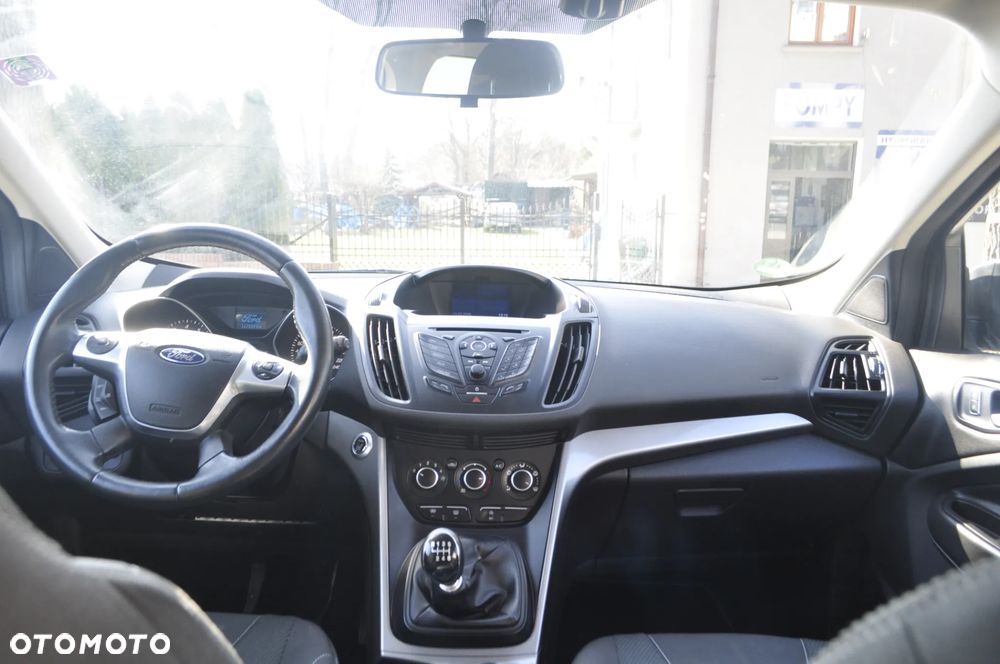 Ford Kuga 1.5 EcoBoost 2x4 Titanium - 13