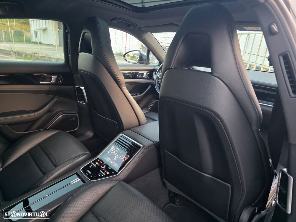 Porsche Panamera 4 E-Hybrid Executive - 36