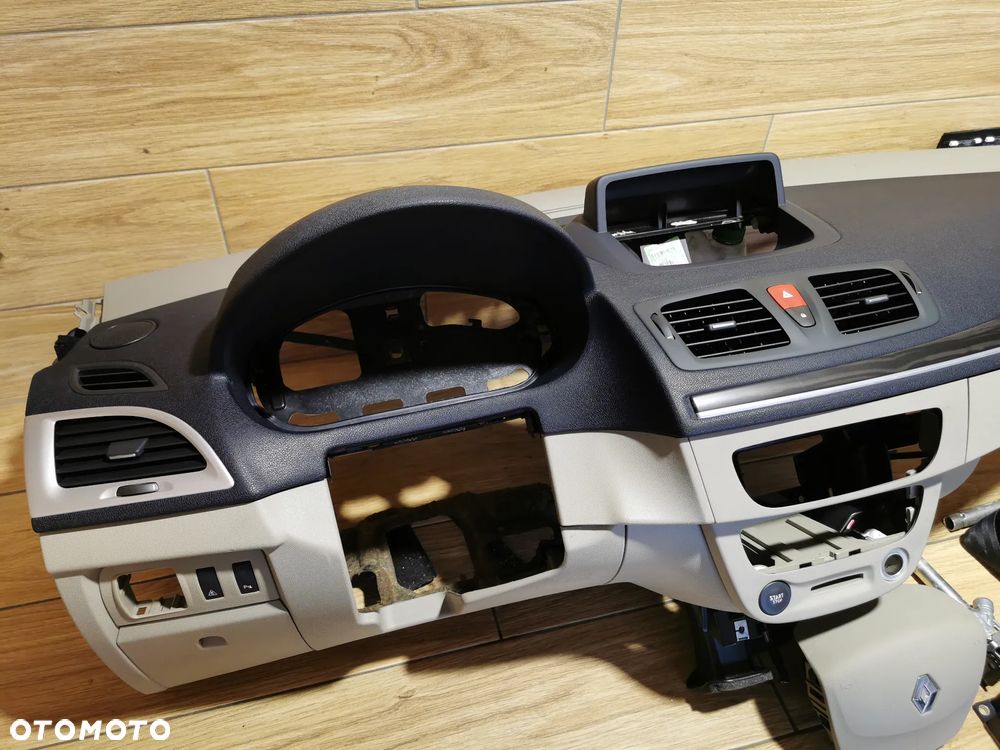 Renault Megane III Deska Rozdzielcza Kokpit Airbag - 2