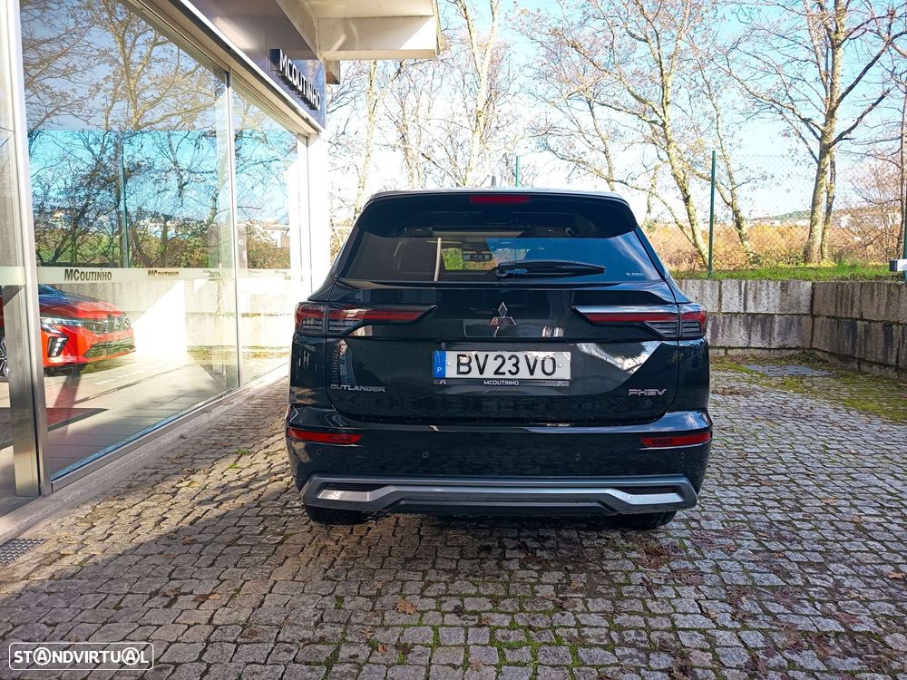 Mitsubishi Outlander - 3