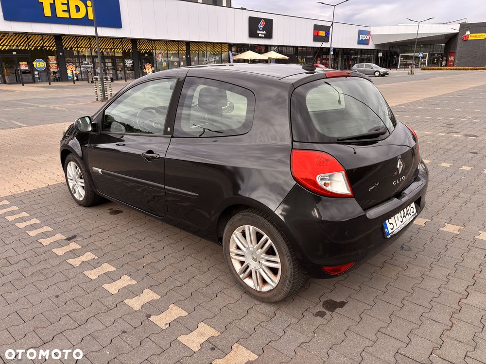 Renault Clio 2010 photo 3