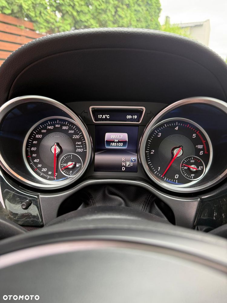Mercedes-Benz GLE - 22