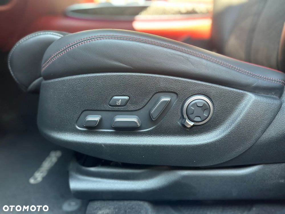 Genesis GV70 - 24