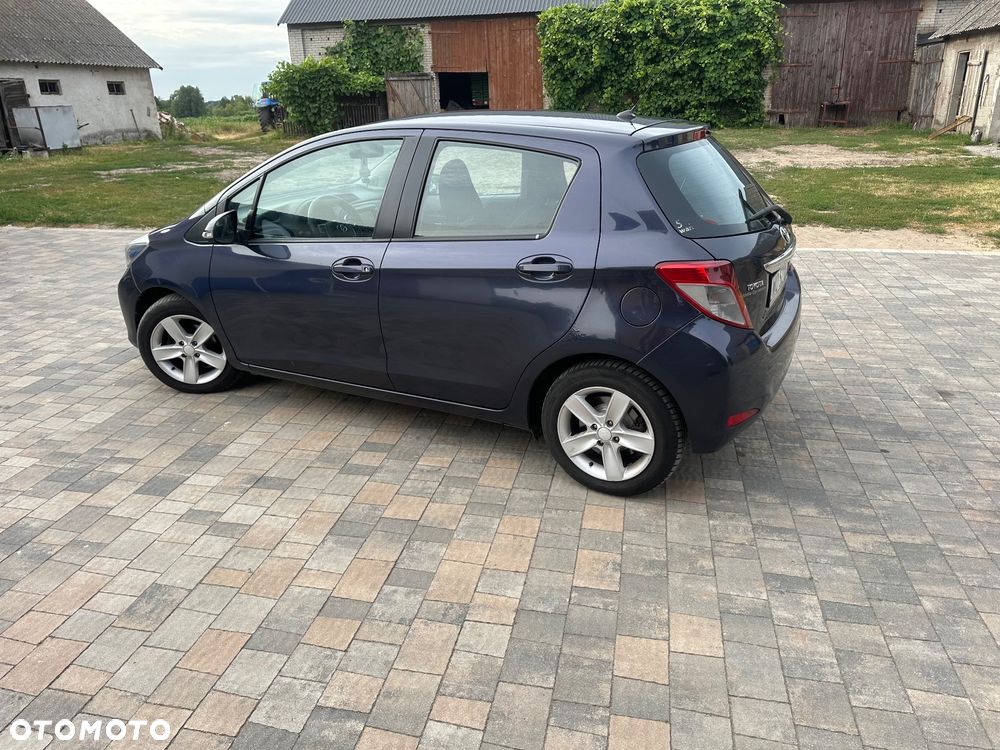 Toyota Yaris 1.33 Premium - 2