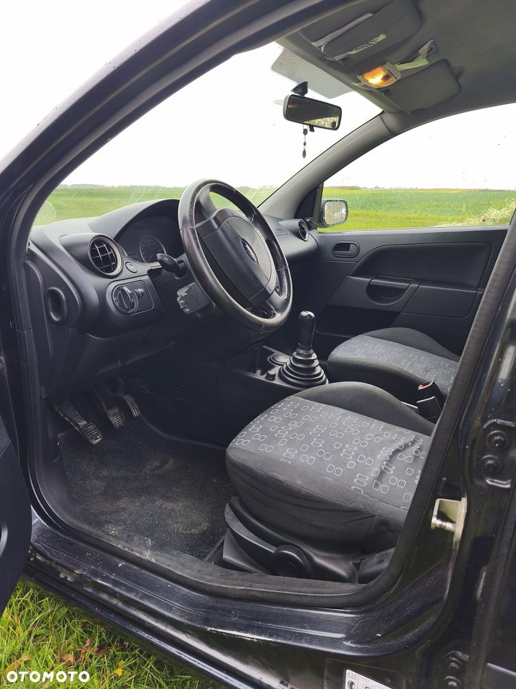 Ford Fiesta 1.4 TDCi - 6