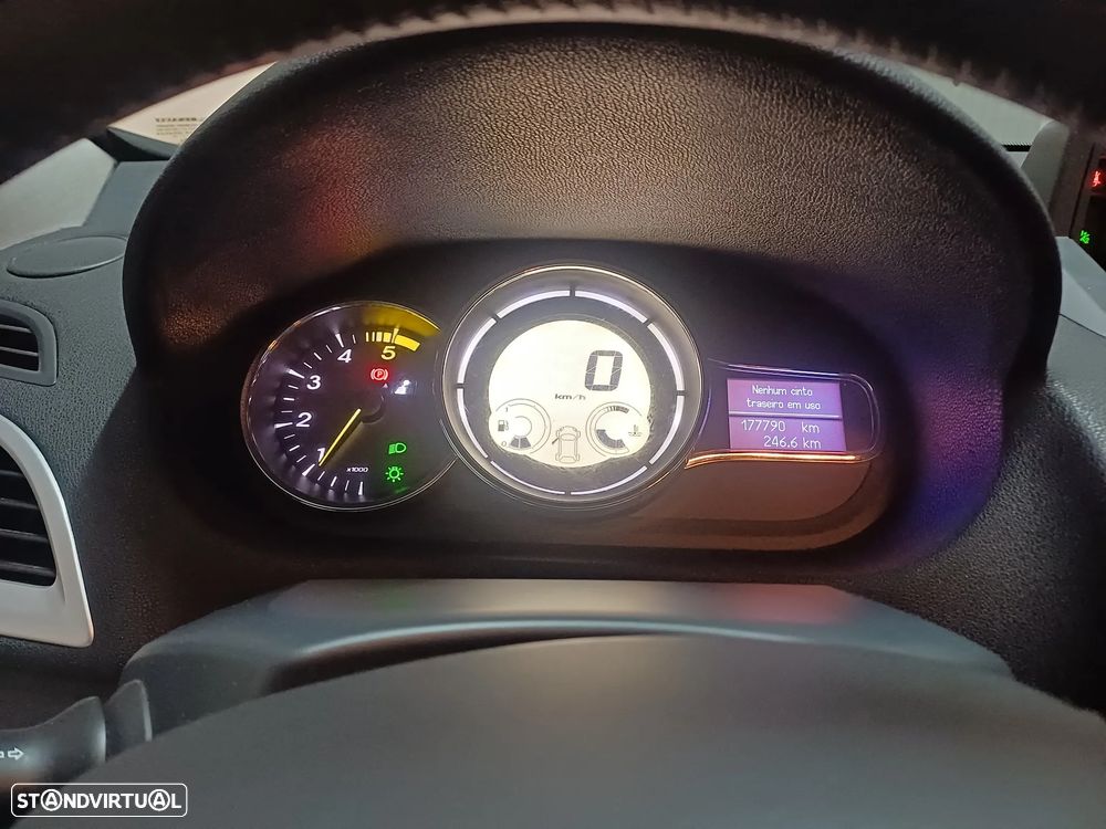 Renault Mégane 1.5 dCi Dynamique S - 8