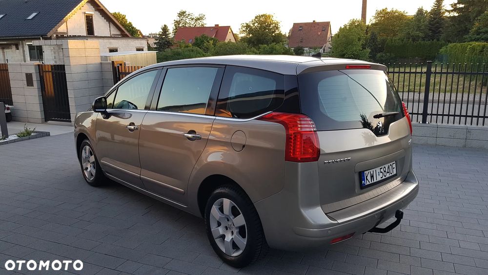 Peugeot 5008 HDI 115 Allure - 3