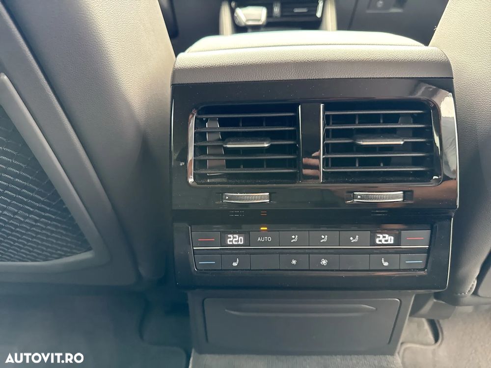 Volkswagen Touareg V6 TDI 4MOTION Elegance - 31