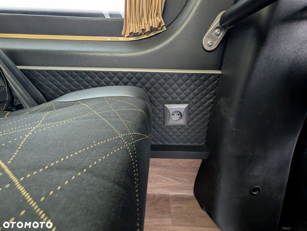 Mercedes-Benz Sprinter 519 - 19