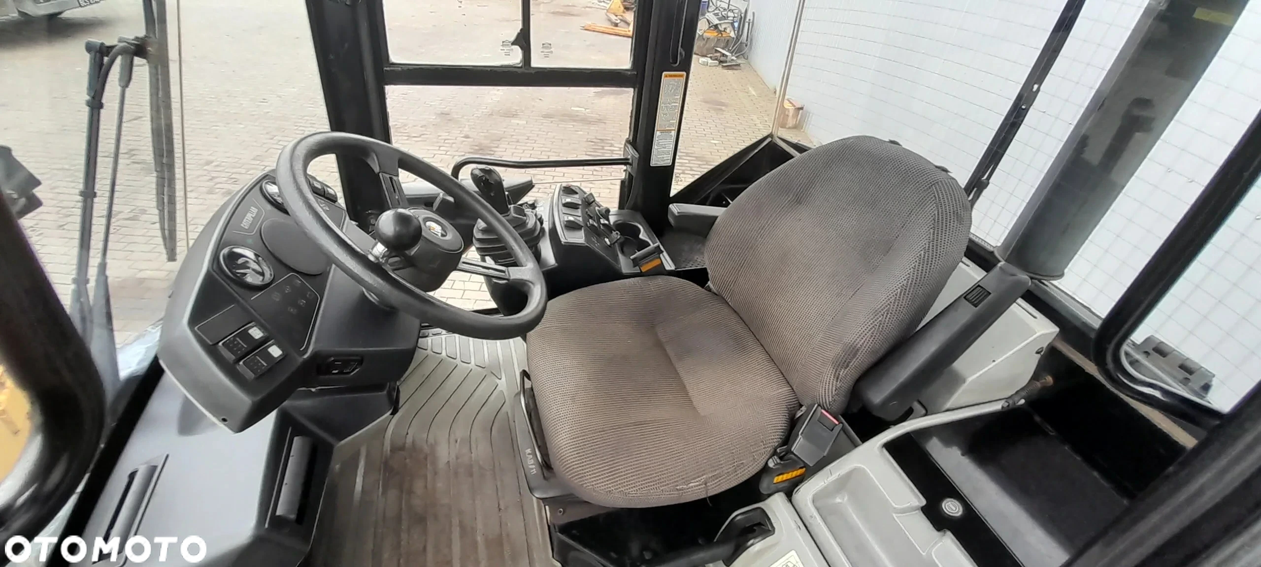 Caterpillar 906 - 17