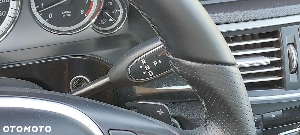 Mercedes-Benz Klasa E 200 CGI BlueEFFICIENCY 7G-TRONIC Avantgarde - 38