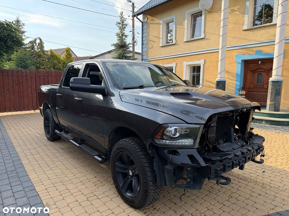 Dodge RAM 5.7 4x4 - 1
