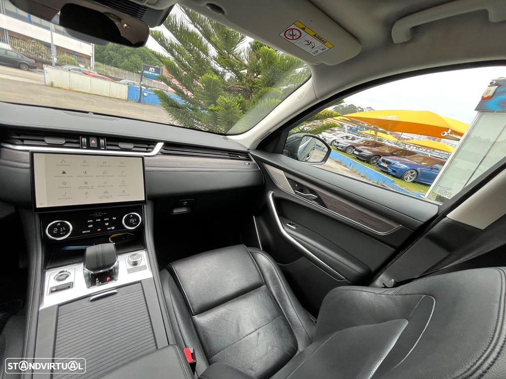 Jaguar F-Pace 2.0 P400e AWD - 52