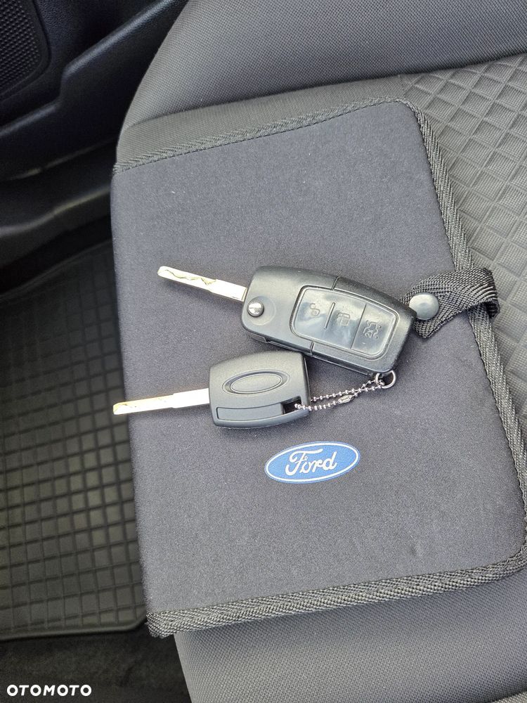 Ford Fiesta 1.25 Ghia - 10