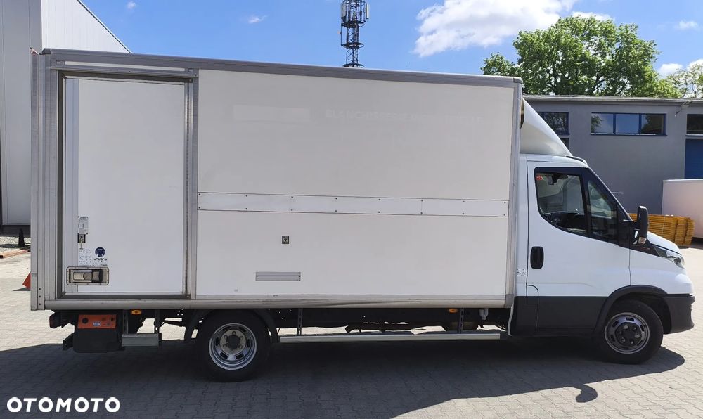Iveco Daily 3,0 kontener z windą - 6