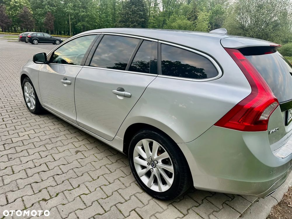 Volvo V60 D4 Drive-E Momentum - 4