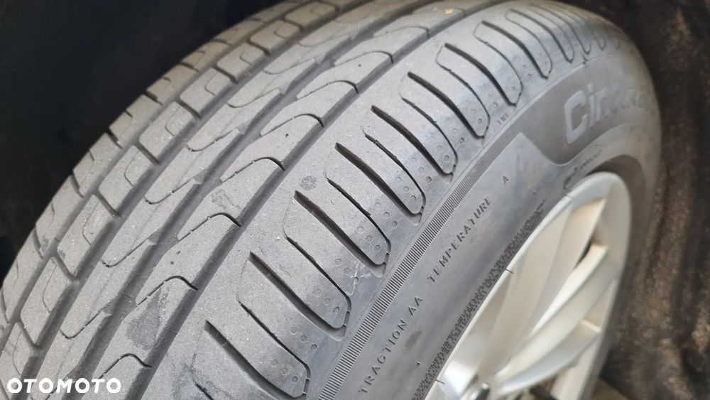 BMW Seria 5 525d - 38