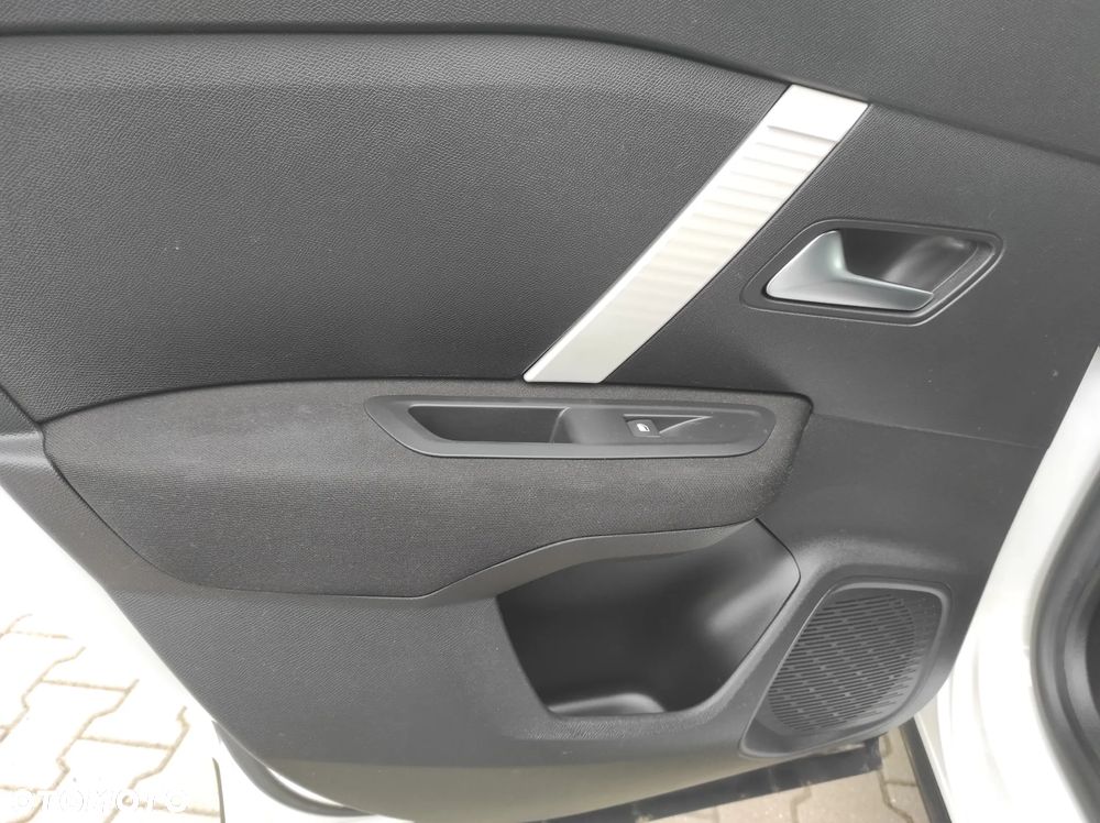 Citroën C4 BlueHDi 110 Stop&Start C-SERIES - 28