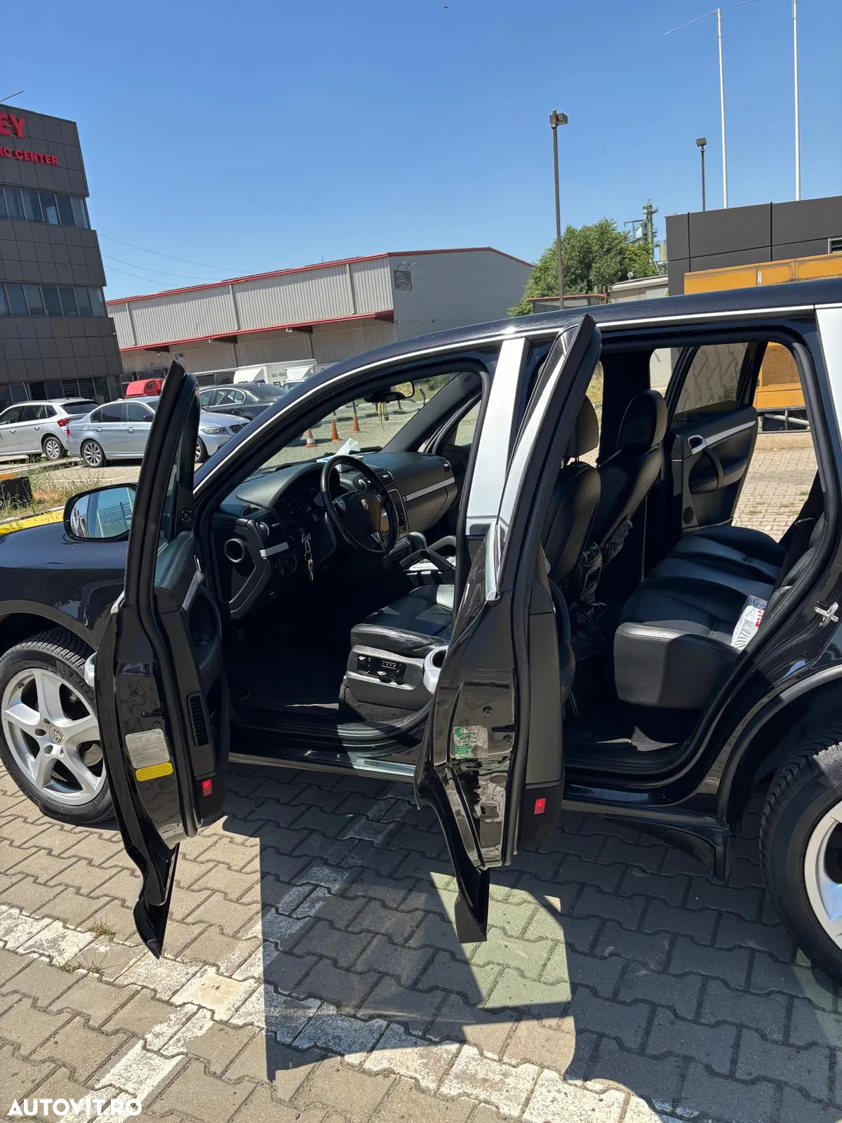 Porsche Cayenne 3.0 L V6 - 6