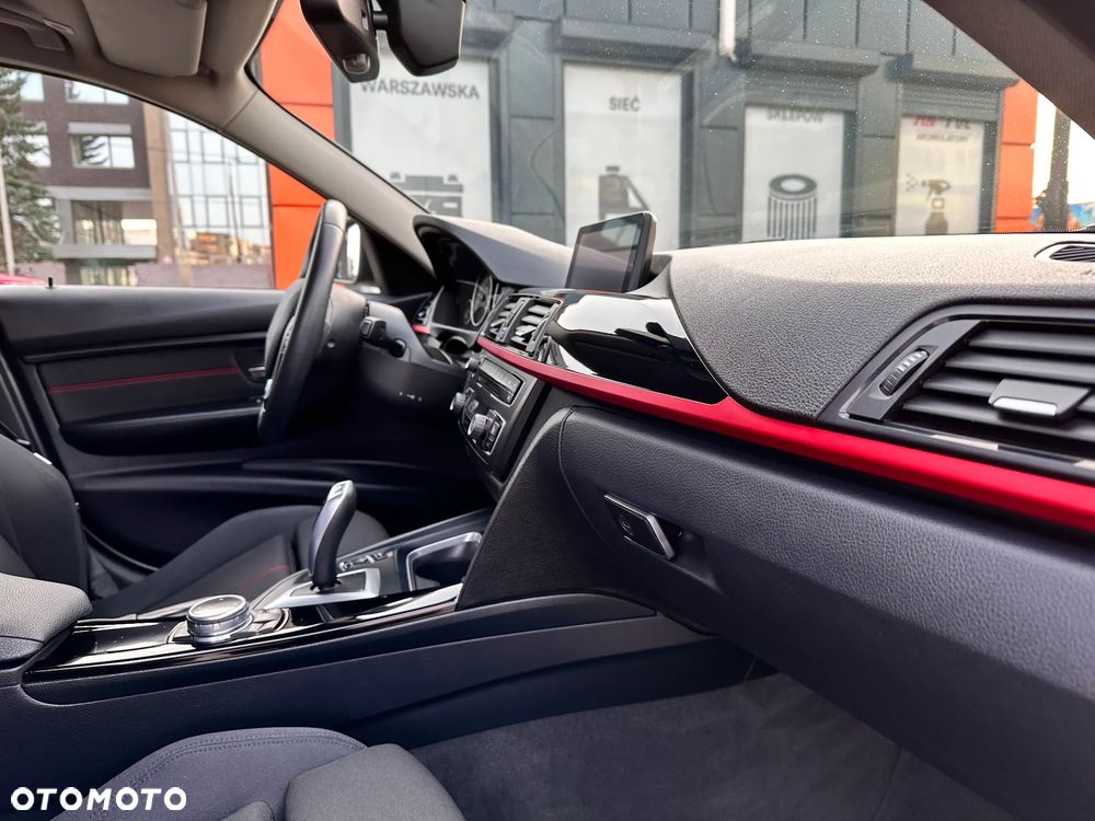 BMW Seria 3 320d Sport Line - 11
