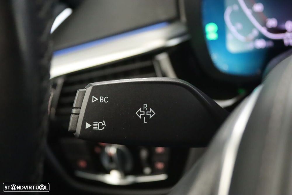 BMW 530 e Line Luxury - 14