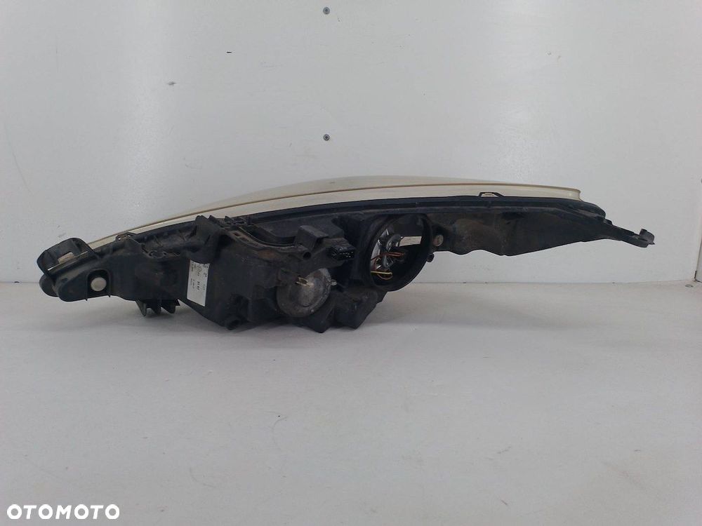 LAMPA PRZÓD PRAWA PEUGEOT 207 HATCHBACK 5 DRZWI TYC - 6