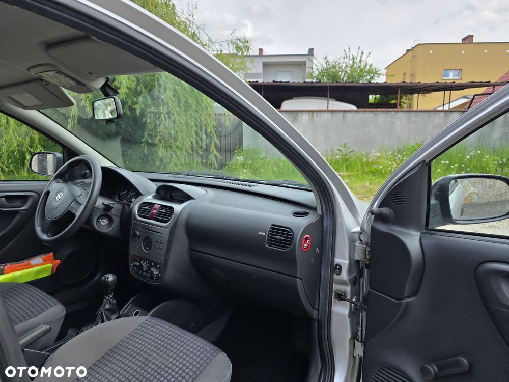 Opel Corsa 1.2 16V Cosmo - 15