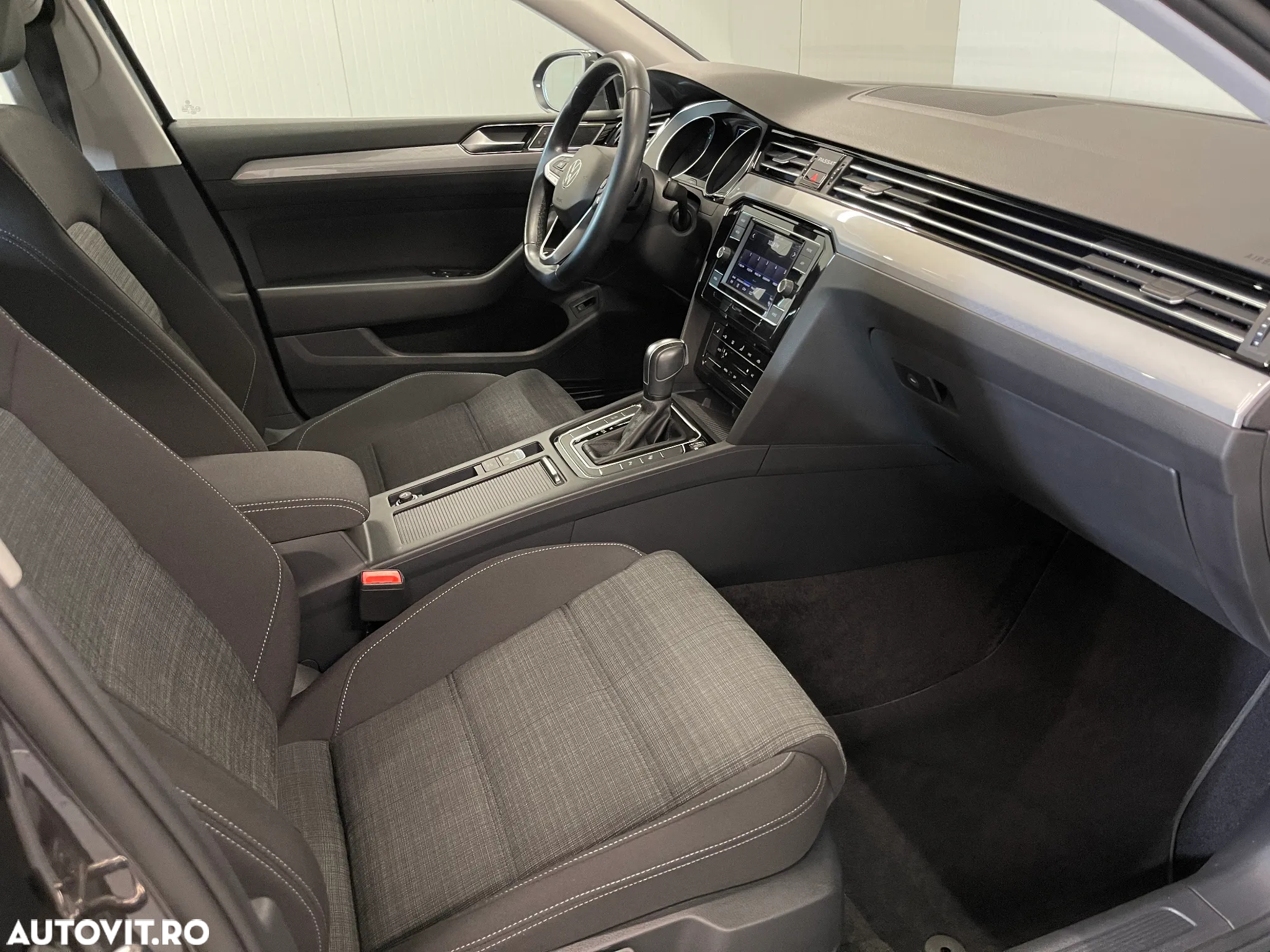 Volkswagen Passat 2.0 TDI DSG Comfortline - 11