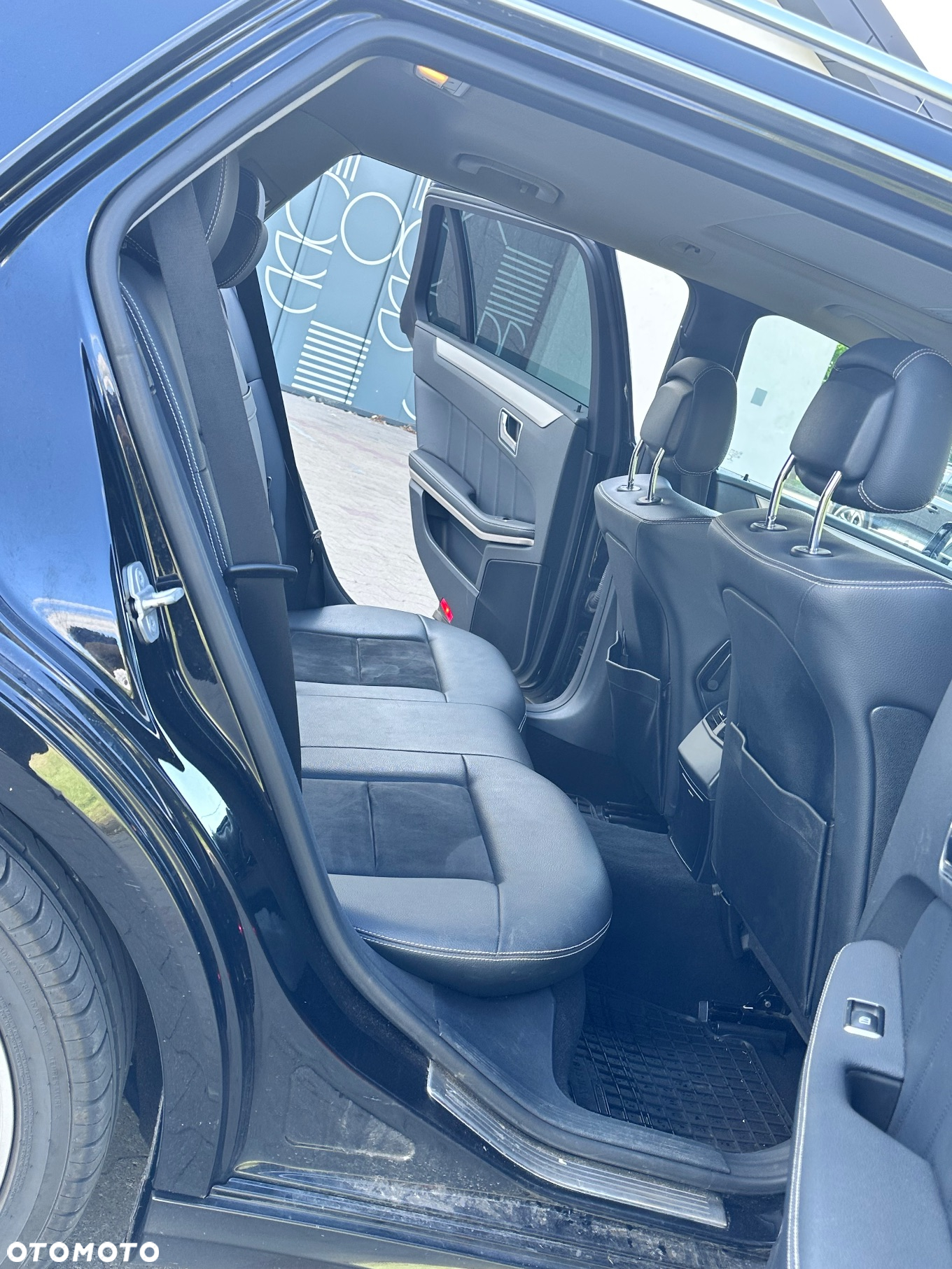 Mercedes-Benz Klasa E 300 CDI BlueEff Avantgarde - 21