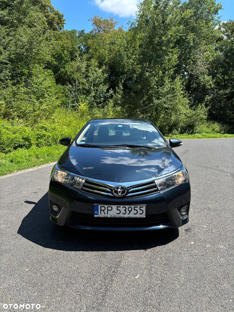 Toyota Corolla 1.6 Premium + - 5