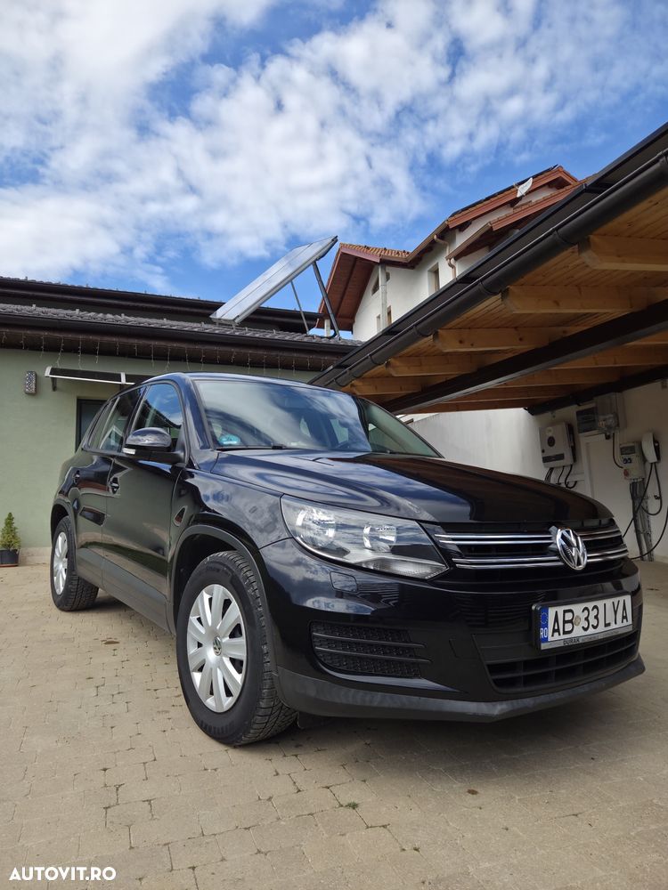 Volkswagen Tiguan - 1
