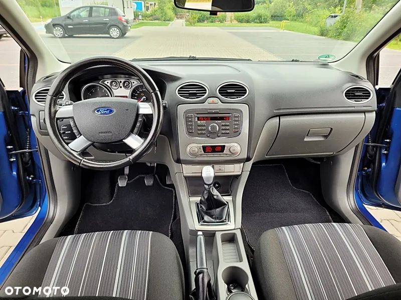 Ford Focus 1.6 16V Ambiente - 19