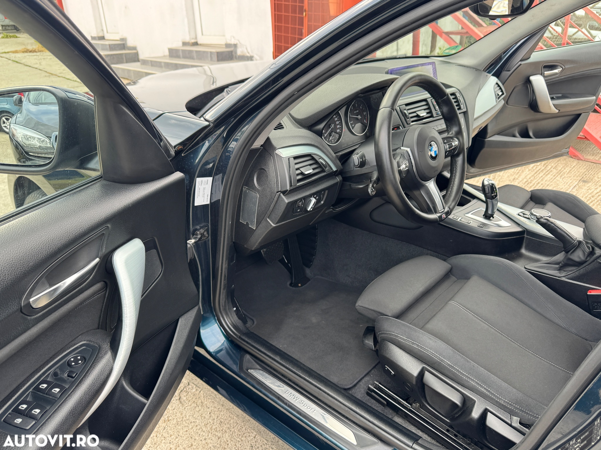BMW Seria 1 120d Aut. Sport Line - 31