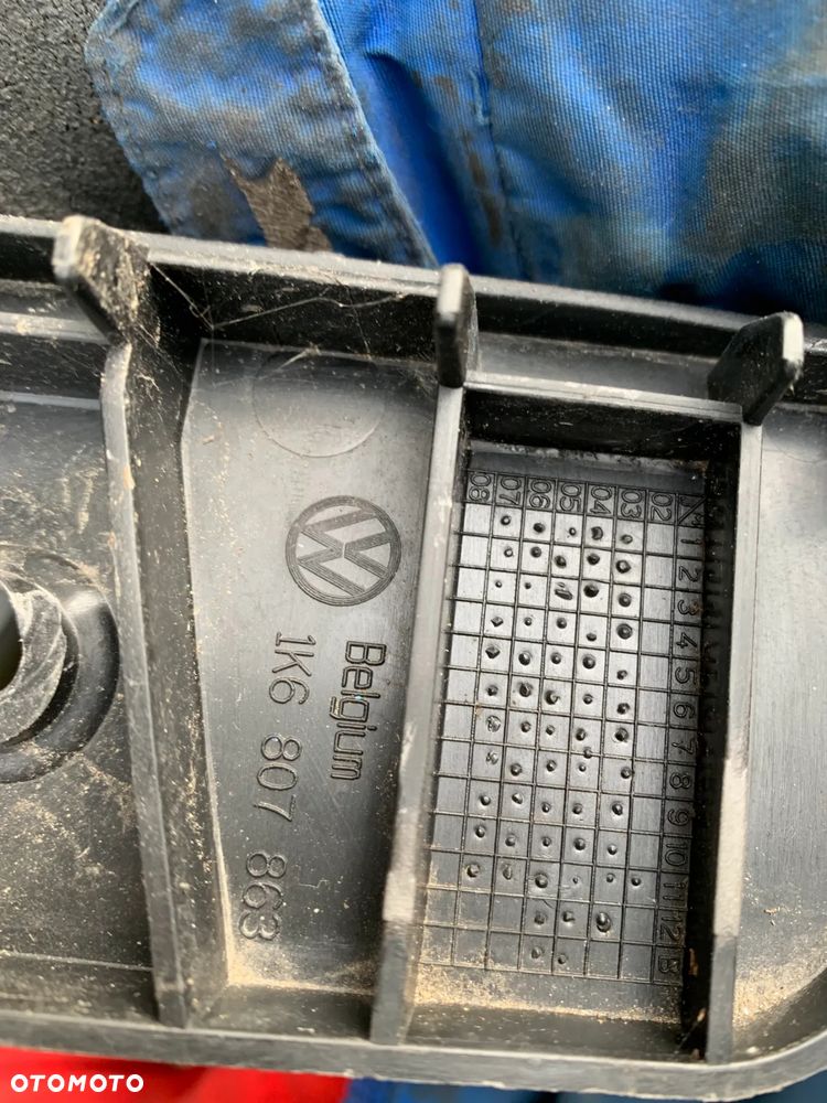 PLASTIK MIX POJAZDU: VOLKSWAGEN GOLF V 1.6 FSI - 2
