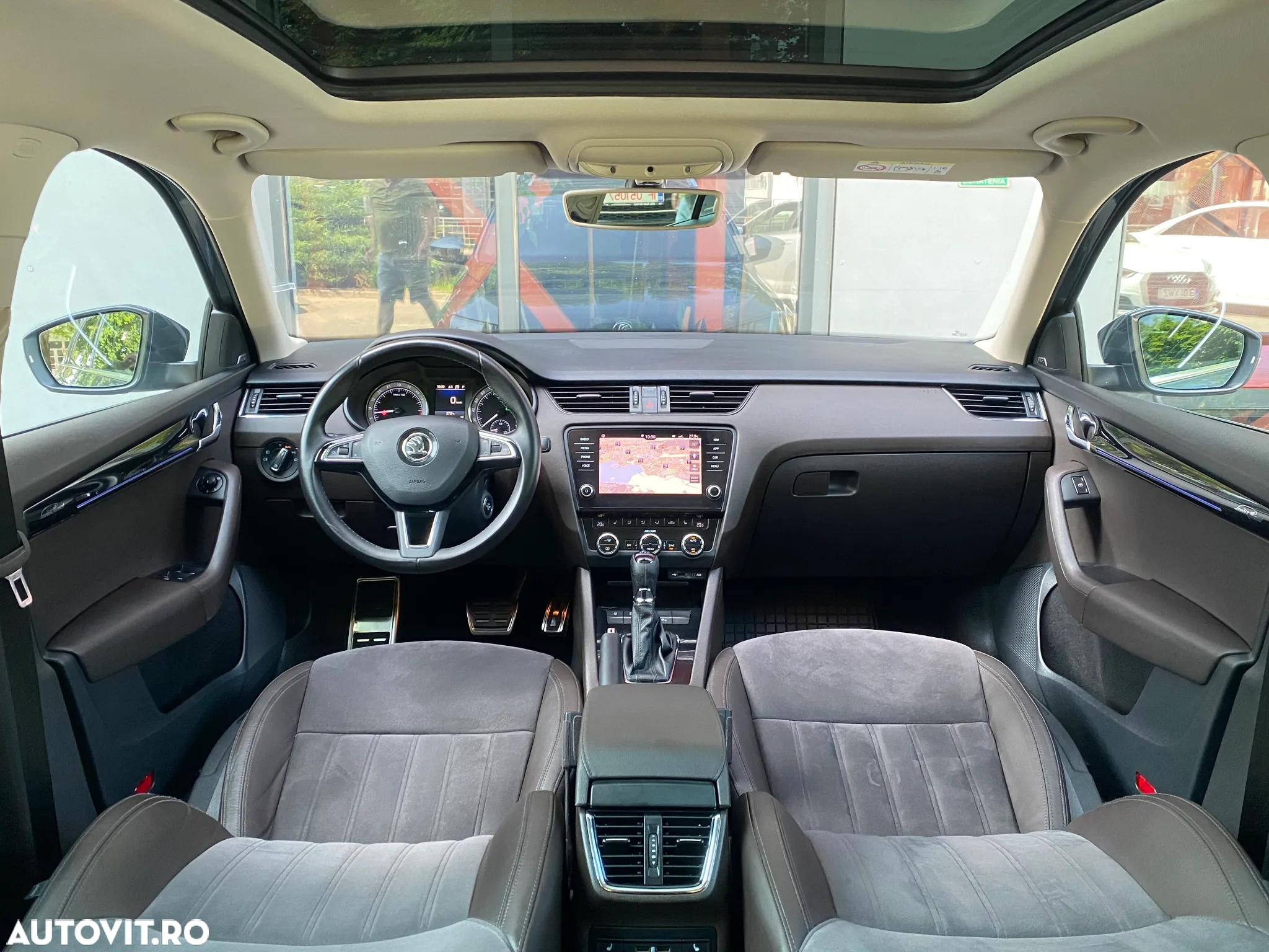 Skoda Octavia Combi 2.0 TDI DSG L&K - 5