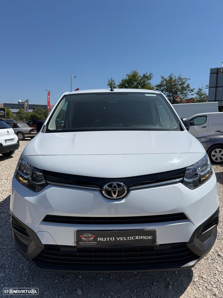 Toyota Proace City 1.5 D-4D 102cv L2 3 Lugares 2024 - 3
