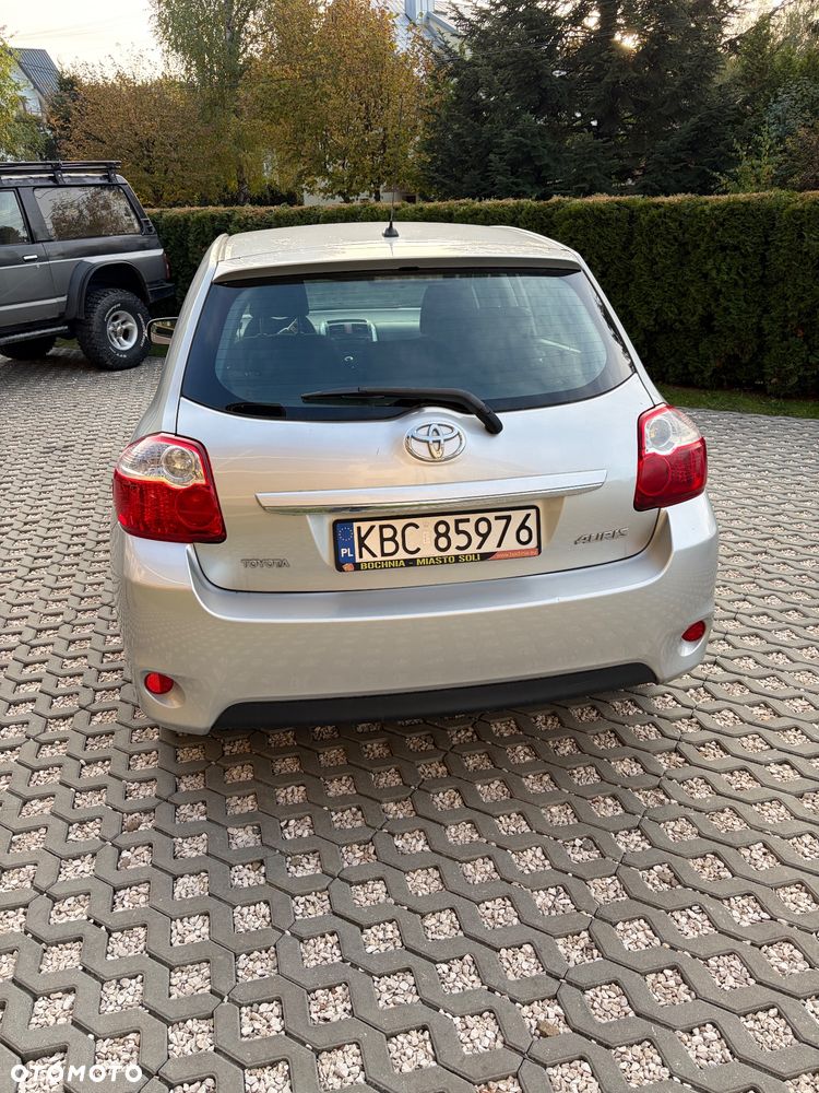 Toyota Auris 2013 photo 5