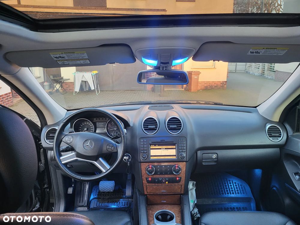 Mercedes-Benz ML - 12