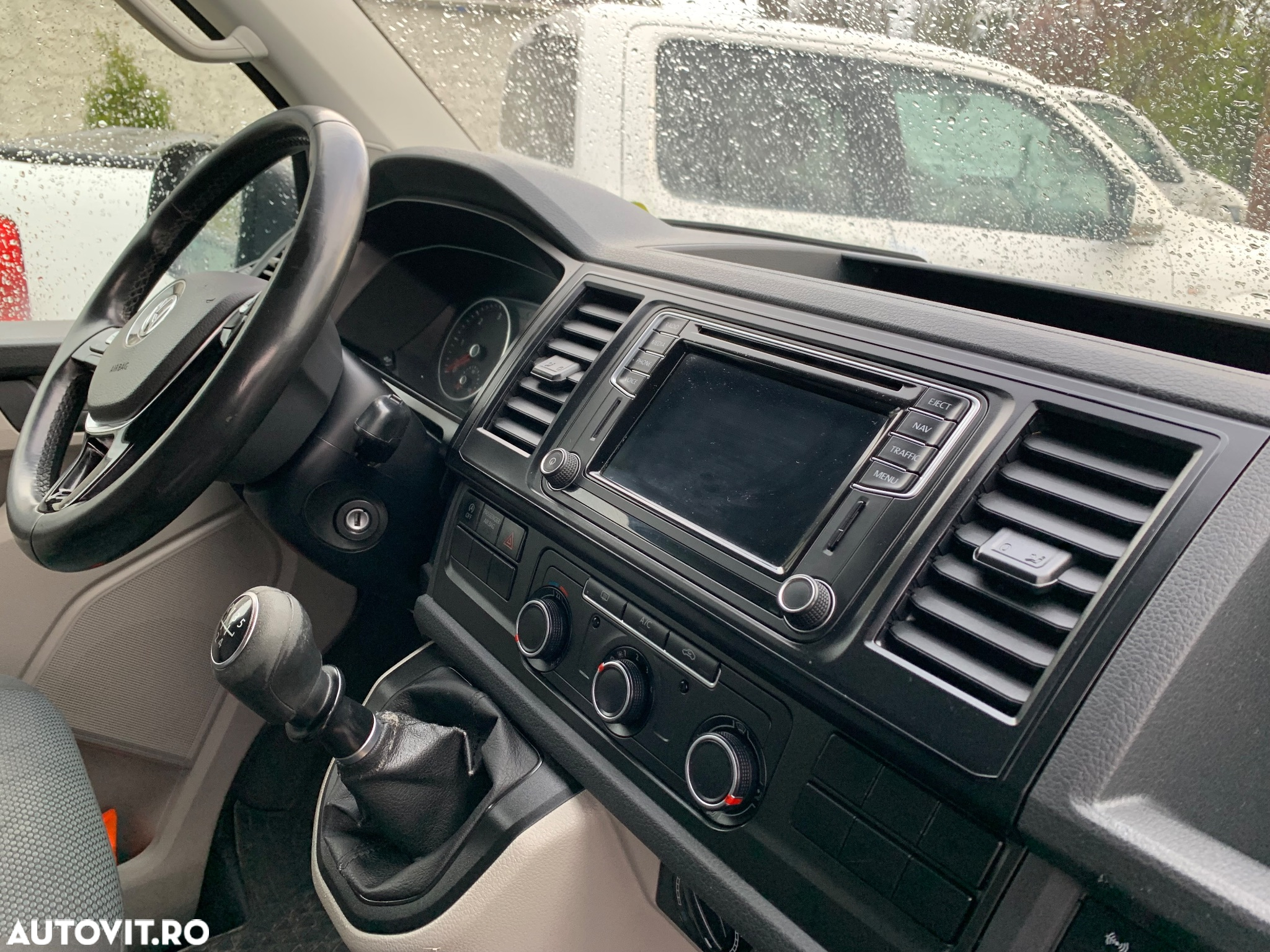 Volkswagen Transporter Kombi T6 2.0 TDI 84 kW KR - 37